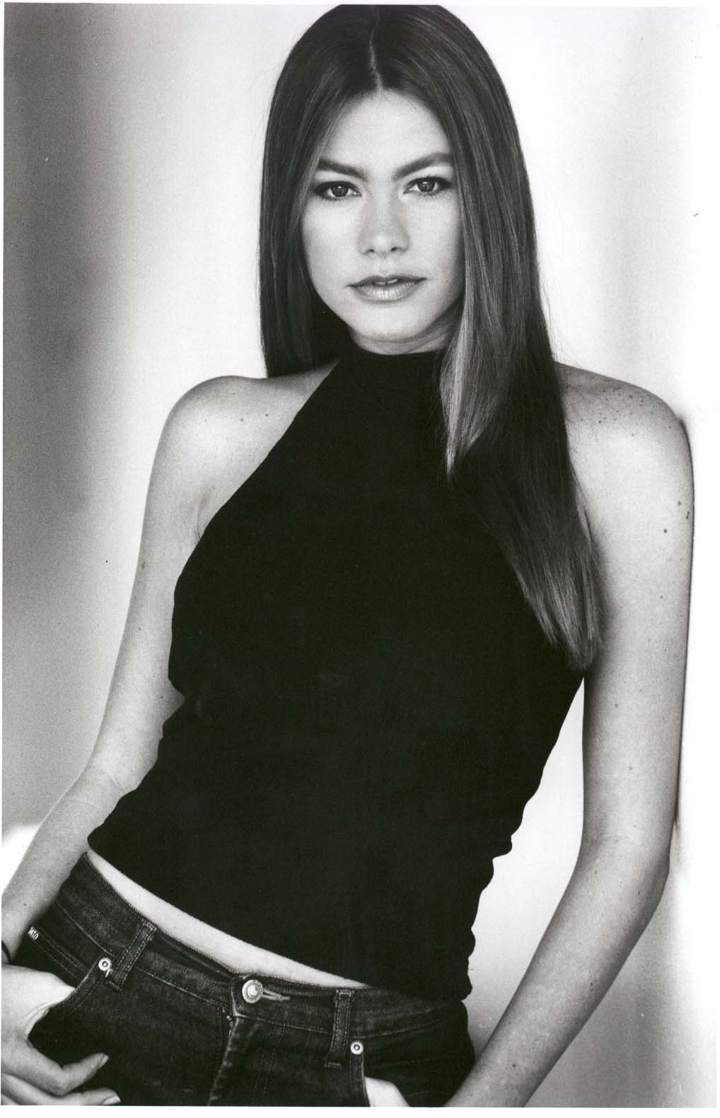 Sofia Vergara black and white photo
